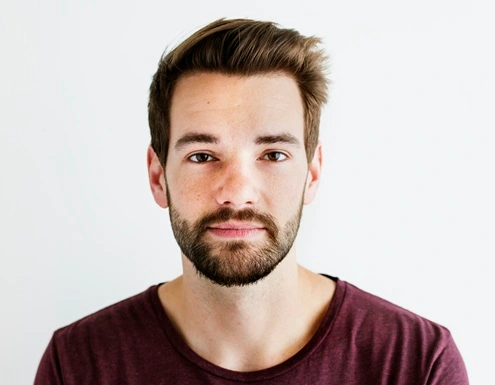 Klient po realizacji projektu strony internetowej i grafiki